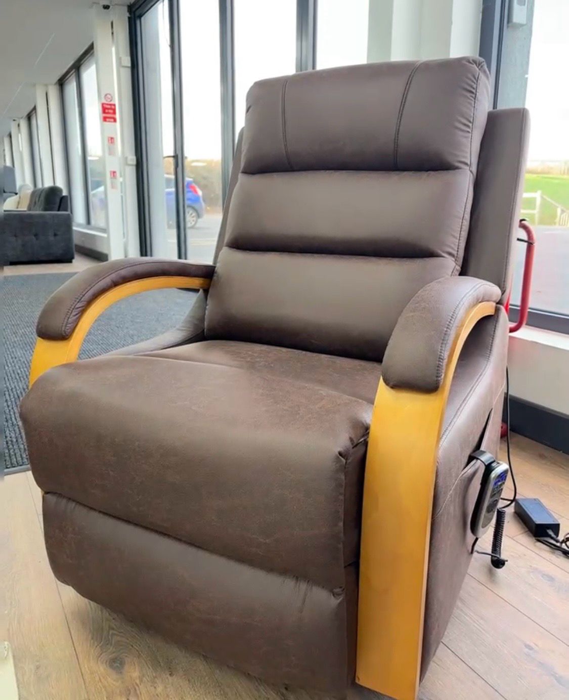 Vigo Lift & Rise & Heat & Massage Armchair