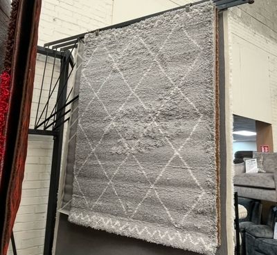 Grey & White Patterned Rug 170cm X 120cm (106)