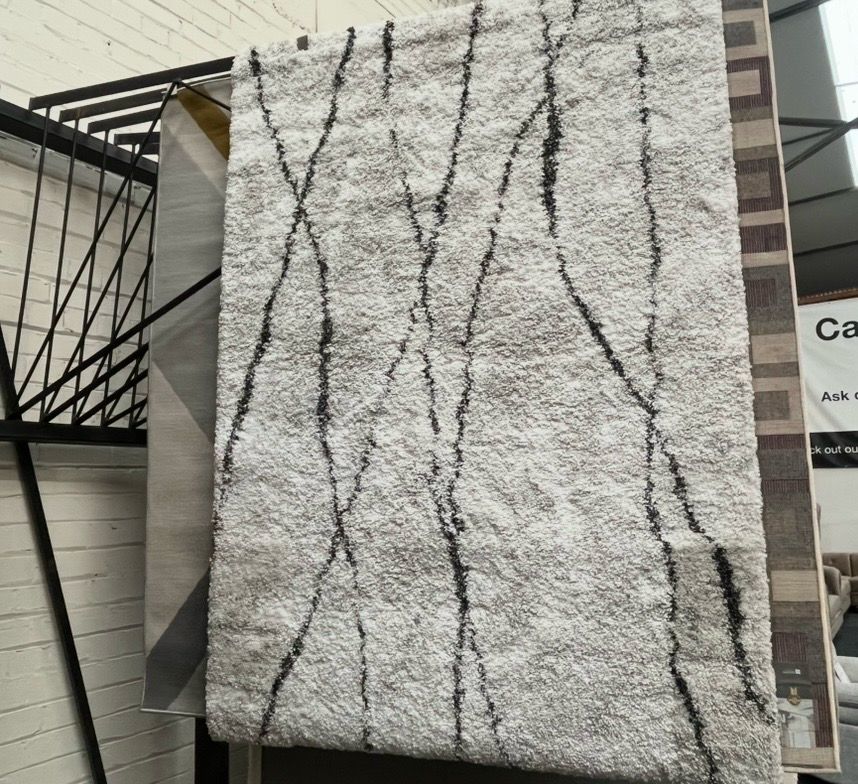 Light Grey Patterned Rug 170cm X 120cm (115)