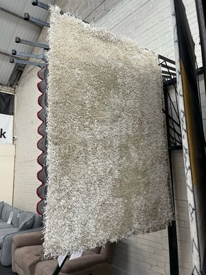 White Shaggy Style Rug 170cm X 120cm (129)