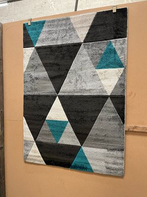 Multicoloured Triangular Patterned Rug 170cm X 120cm (145)