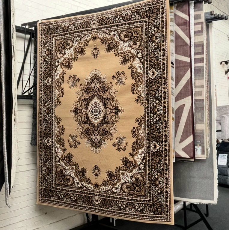 Traditional Gold Patterned Rug 230cm X 160cm (124)
