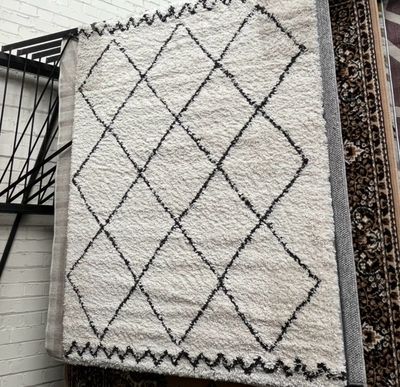 Cream & Black Patterned Rug 170cm X 120cm (130)