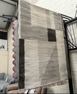 Black & Grey Patterned Rug 170cm X 120cm (131)