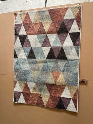 Multicoloured Triangular Patterned Rug 170cm X 120cm (146)