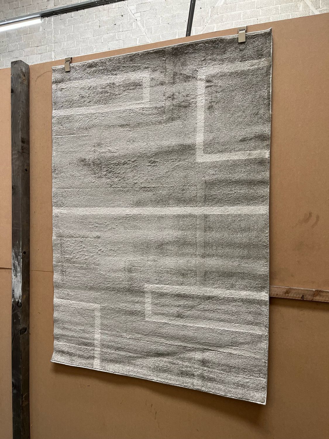 Grey & White Patterned Rug 170cm X 120cm (174)