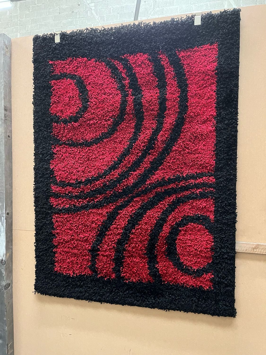 Black & Red Patterned Rug 170cm X 120cm (203)