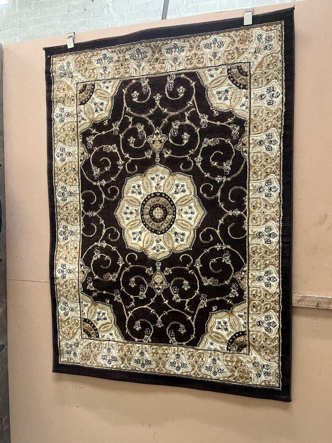 Black & Good Patterned Rug 160cm X 120cm (206)