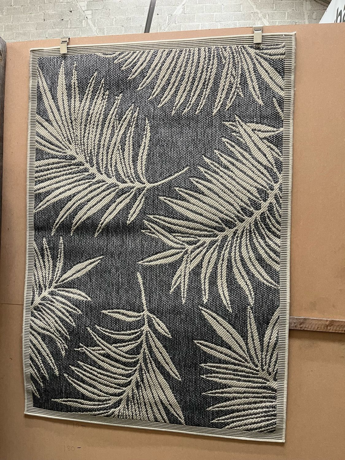 Grey & White Floral Design Rug 170cm X 120cm (235)