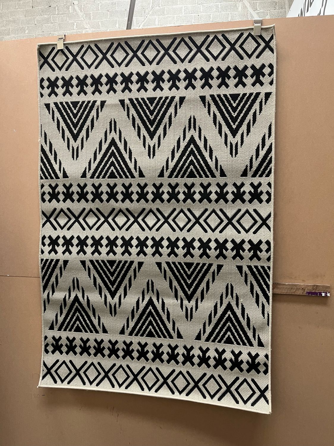 Black & White Patterned Rug 170cm X 120cm (217)