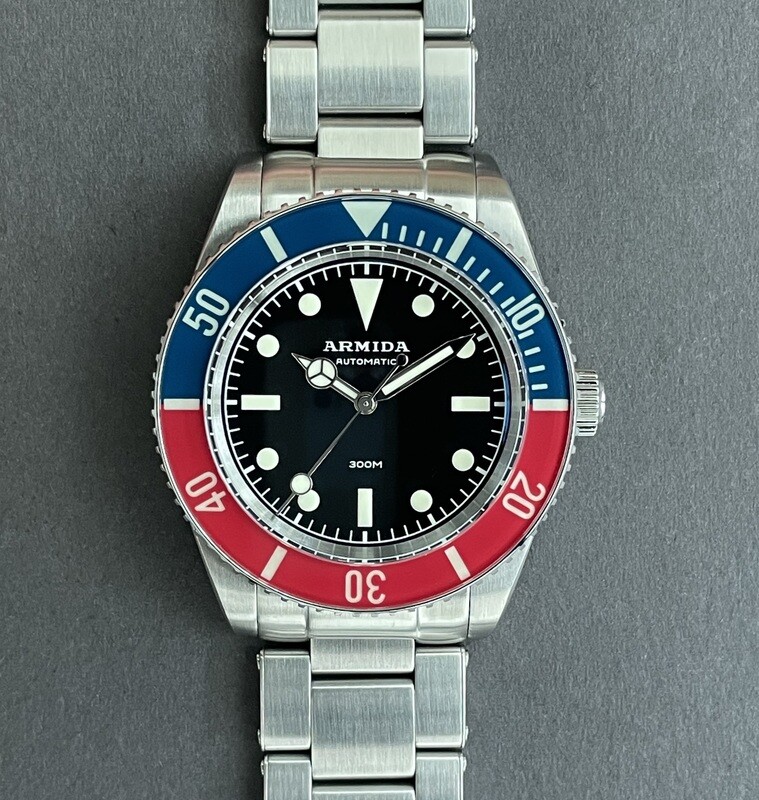 Armida A9 300m blue/red bezel