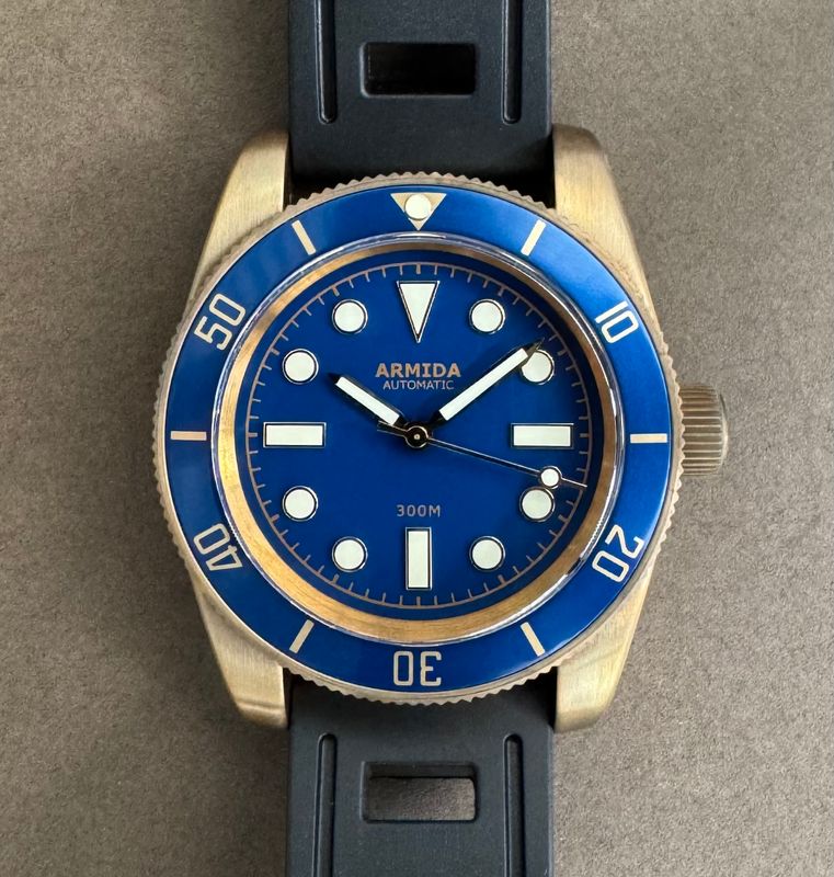 Armida A8 vintage blue no date