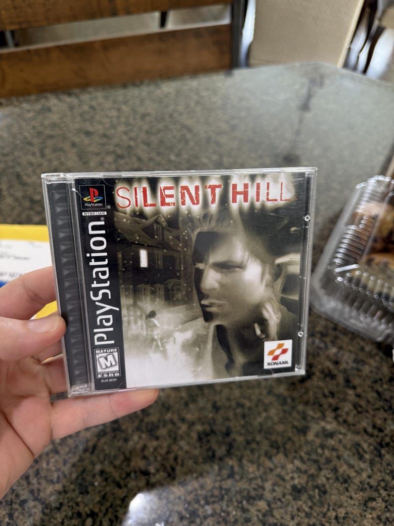 Silent Hill | NTSC | Playstation | PS1 | En | Reproduction Case and Booklet - NO GAME