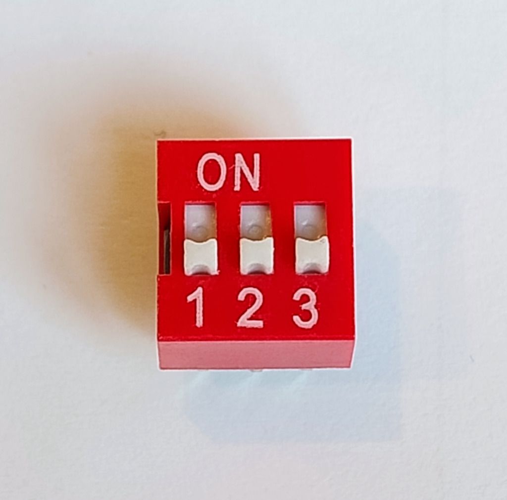 DIP switch 3 pozycyjny, do druku, czerwony