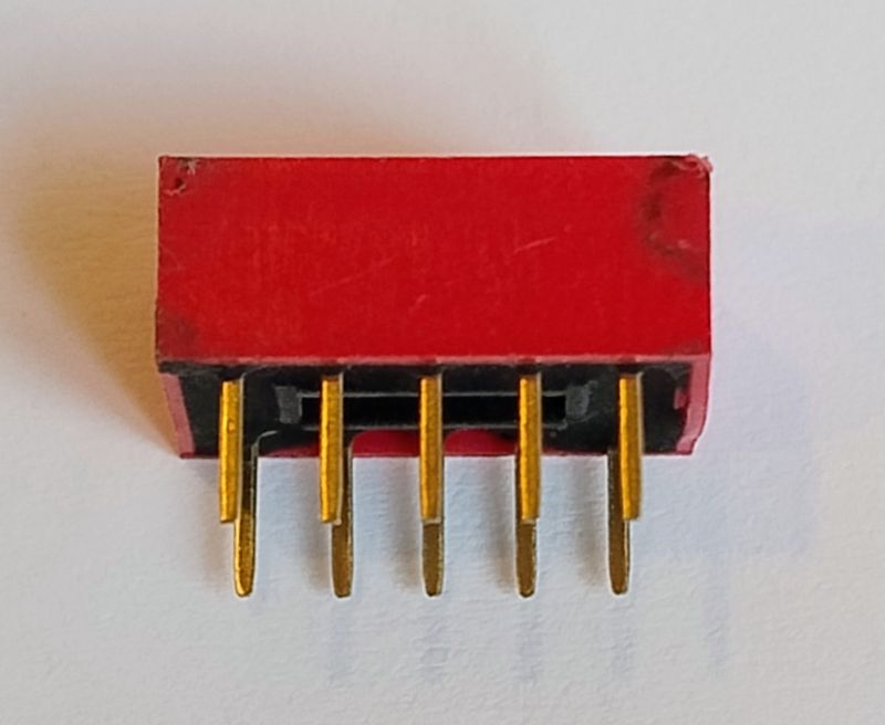 5-position DIP switch, for PCB, red