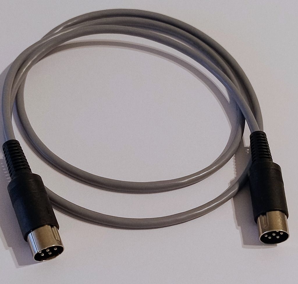 Przewód do stacji dysków Commodore, DIN 6 pin o długości 1 m