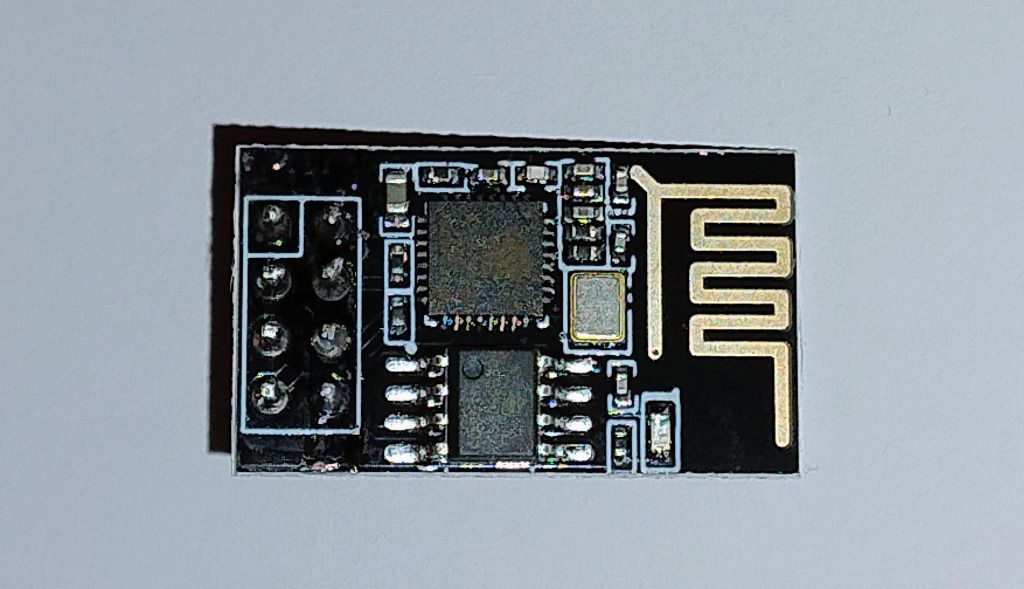 Mikrokontroler ESP-01S to niewielki moduł WiFi oparty na układzie ESP8266