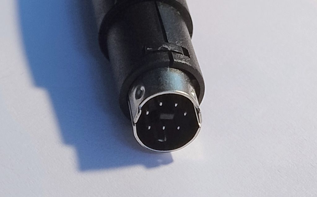 Wtyk mini DIN 7p używany m.in. w Commodore C16, C116 i +4 jako datasette port