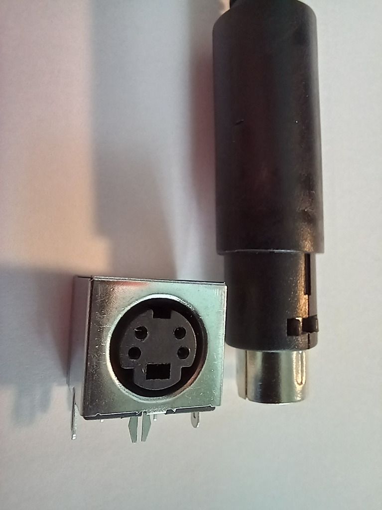 Wtyk i gniazdo do druku mini DIN 4p, cena za komplet
