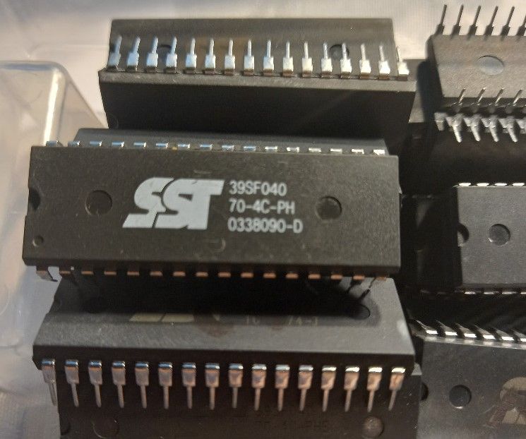 Pamięć EEPROM SST39SF040, DIP, organizacja 512k x 8