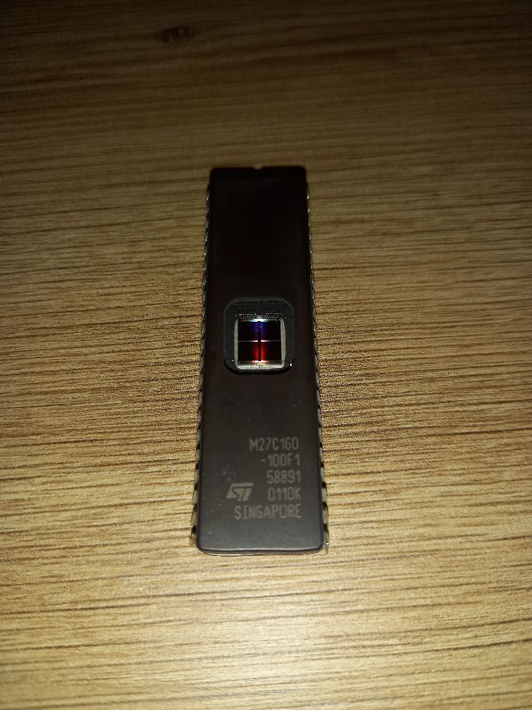 Pamięć EPROM M27C160-100