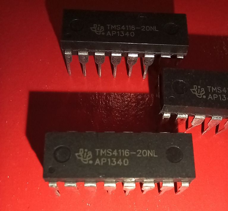 Pamięć DRAM typu 4116, organizacja 16k x 1
