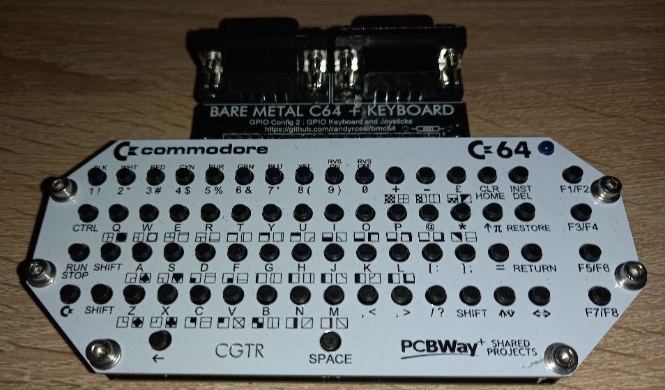 Zmontowana klawiatura i porty do projektu BMC64
