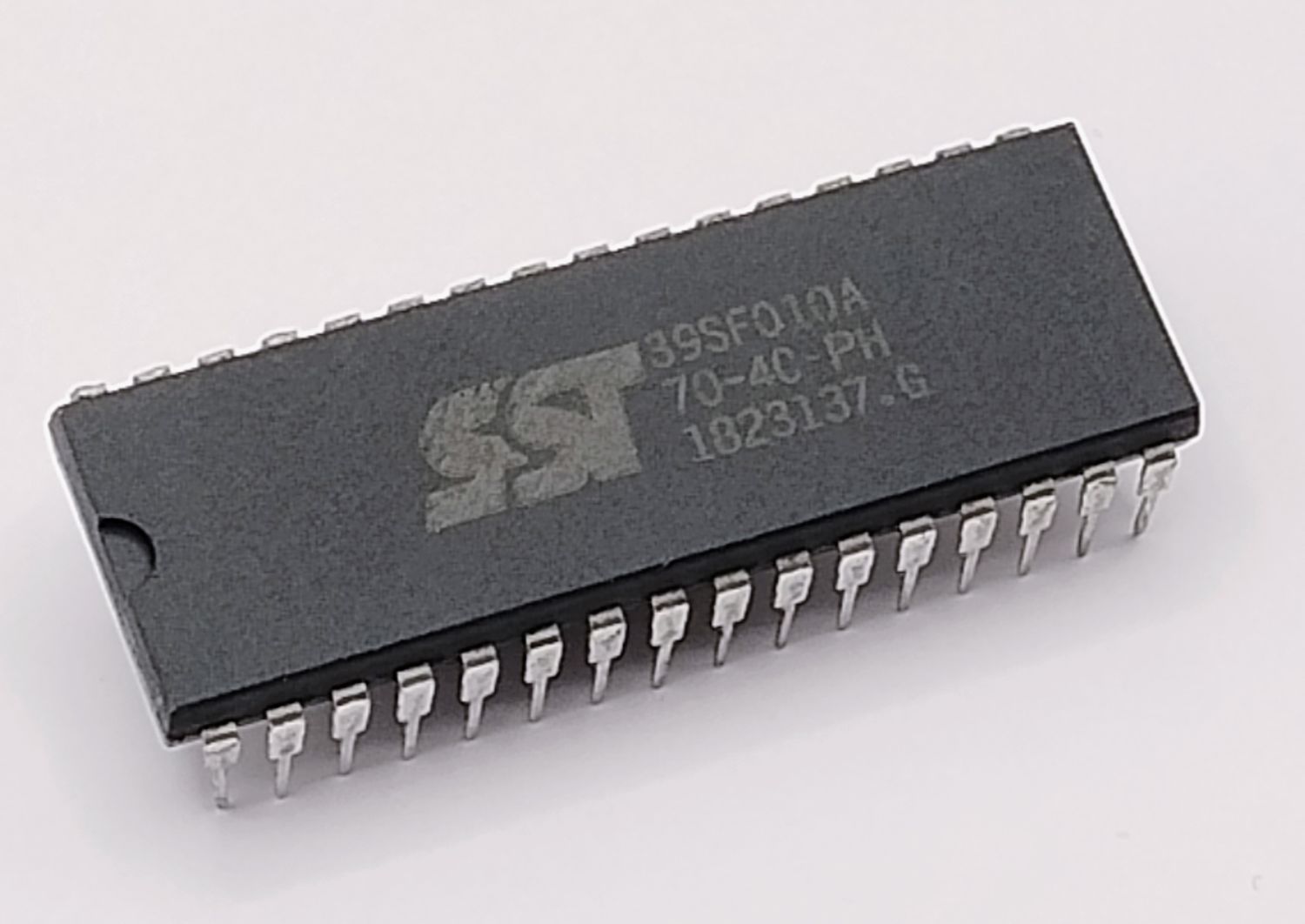 Pamięć EEPROM SST39SF010A, DIP 32, organizacja 128k x 8