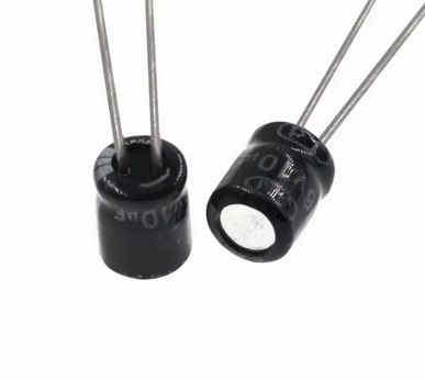 Kondensator elektrolityczny 10uF/16V, niskoprofilowy, 5 szt.