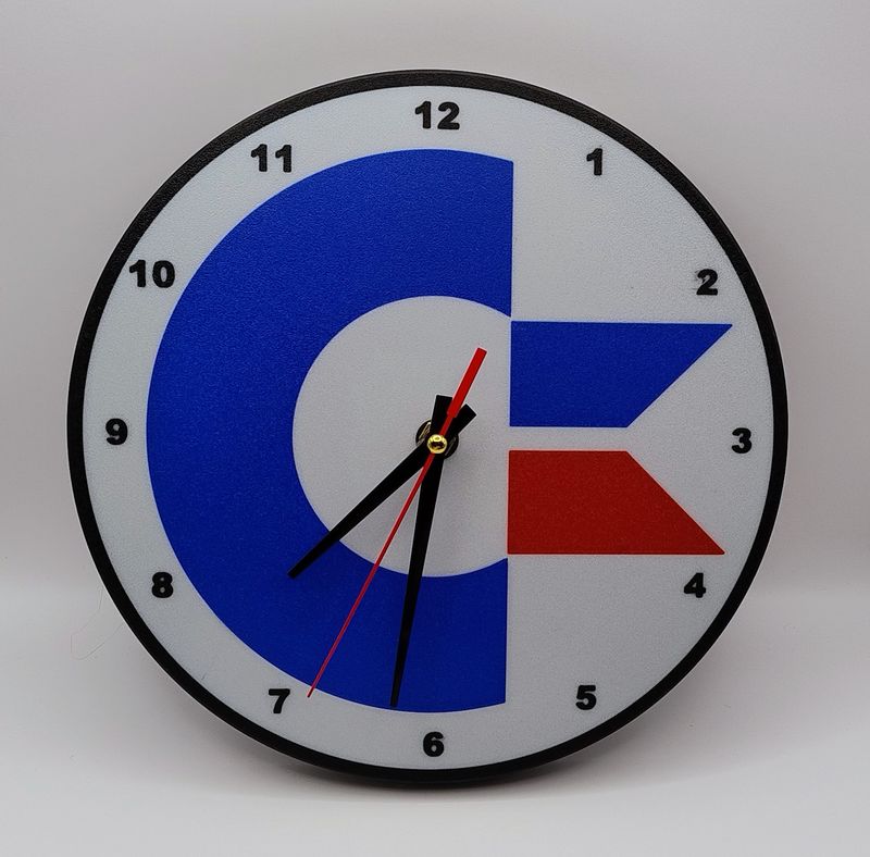 Commodore clock, 3D printed, with a quartz clock mechanism and AA battery