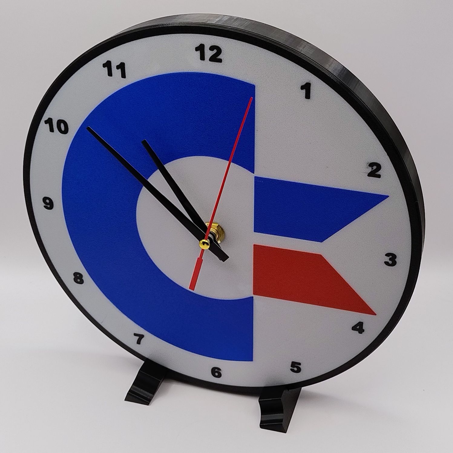 Commodore Clock, 3D printed, with quartz clock movement and AA battery