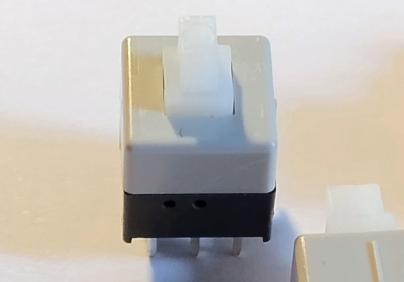 Tact switch 8.5 x 8.5, latching (self lock), pitch 2.54mm