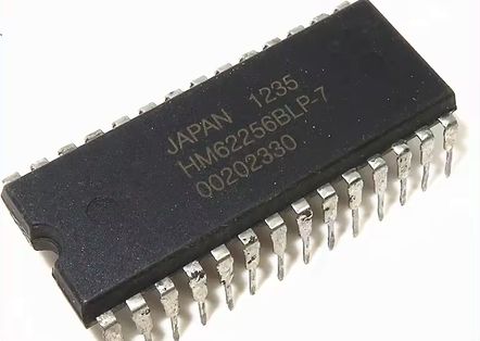 Static RAM Memory HM62256BLP-7, 32k x 8, DIP 28, used