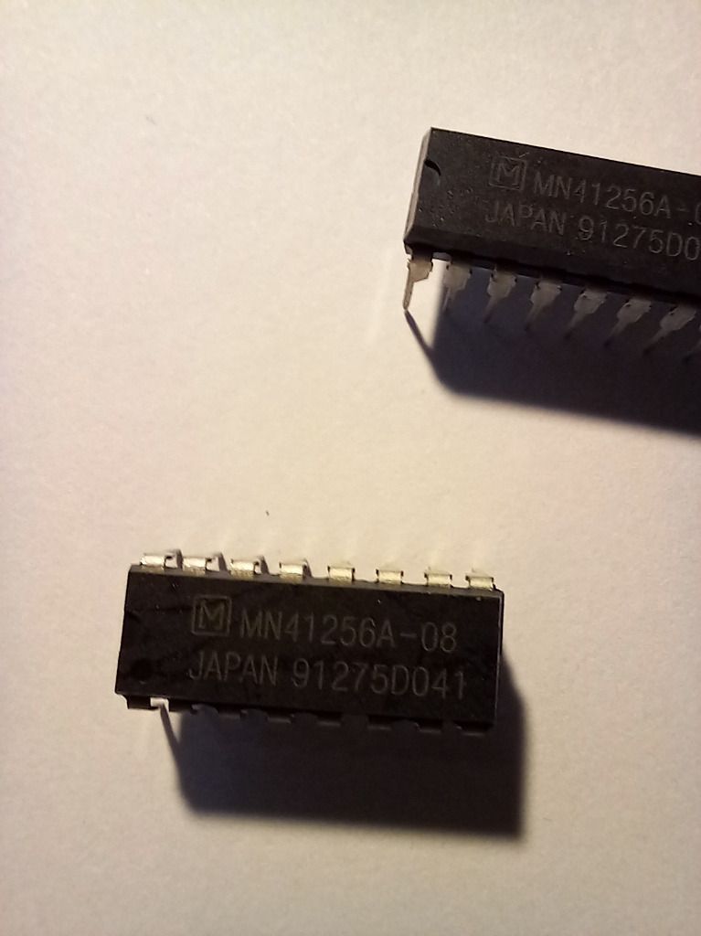 DRAM Memory KM41256 or MN41256-08, 256k x 1