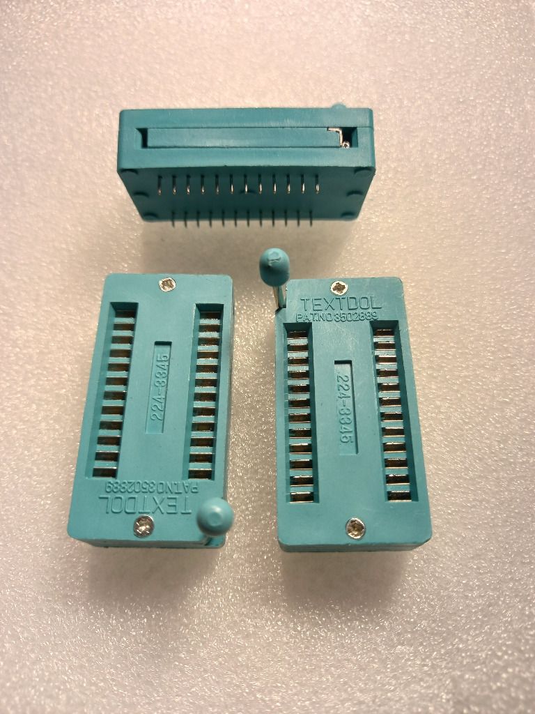 ZIF (Zero Insertion Force) Socket 24-pin, wide