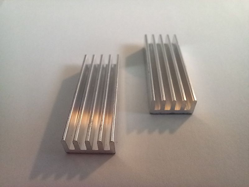 Radiator 30x11x5 with adhesive tape for integrated circuits