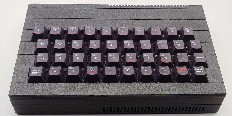 Case dedicated to the ZX Spectrum clone, Harlequin 128
