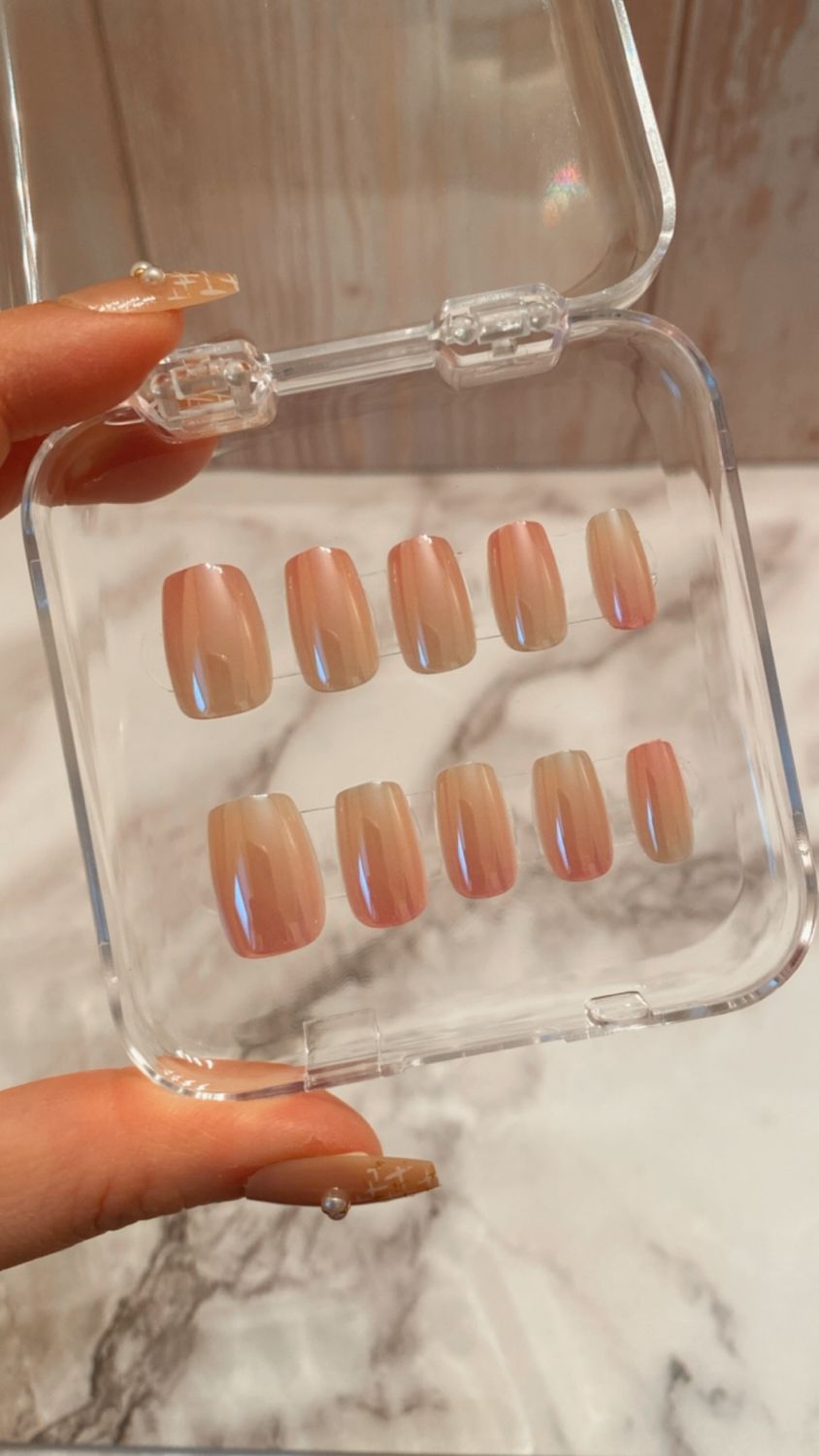 Holographic nude nails-Medium