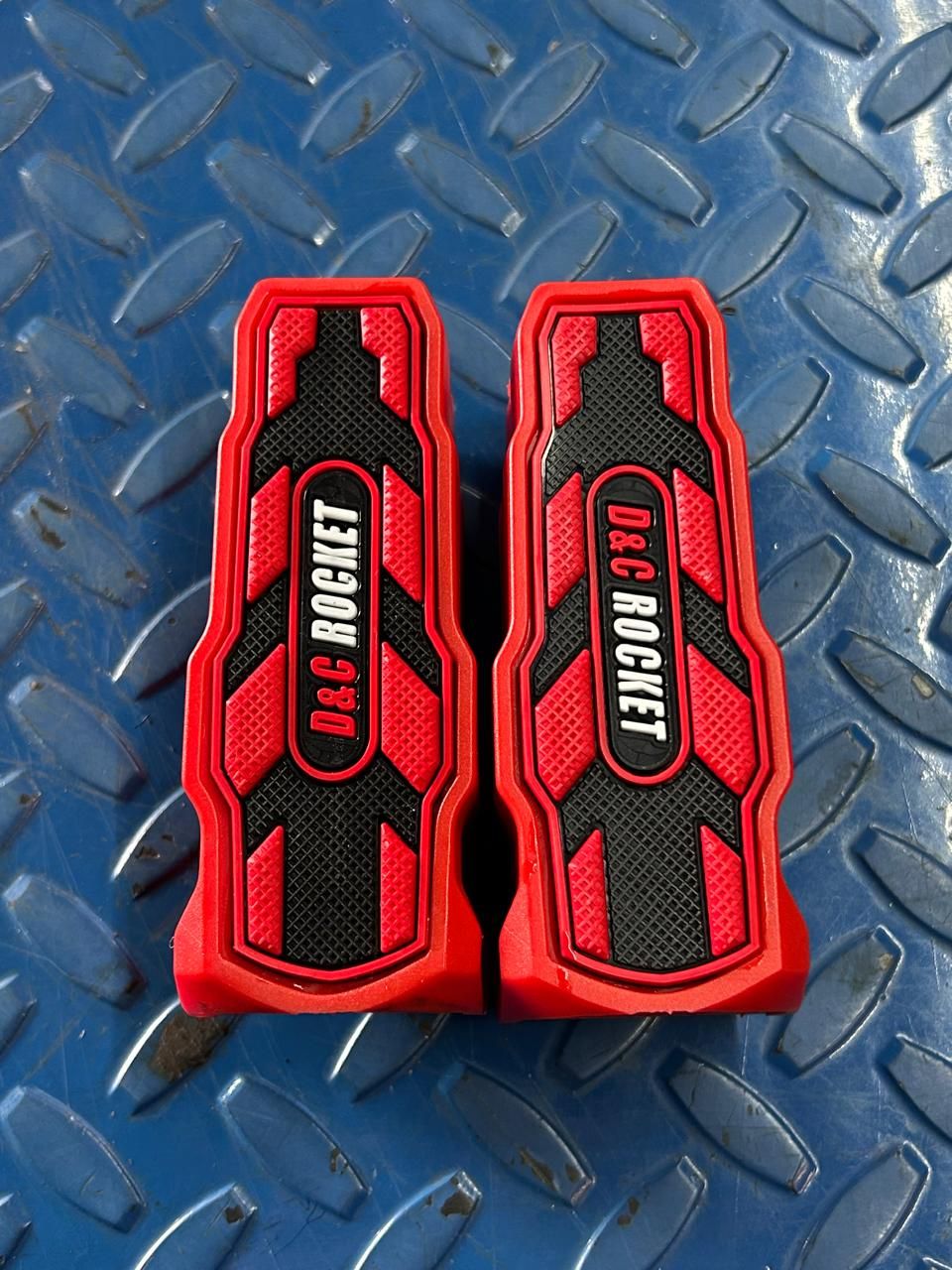 Goma posapie roja/negro dyc rocket estilo pro taper Ft-125/150 new style