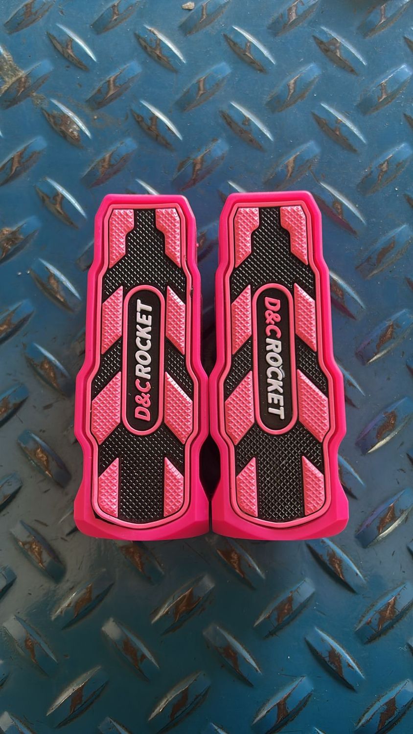 Goma posapie rosa/negro dyc rocket estilo pro taper ft-125/150 new style