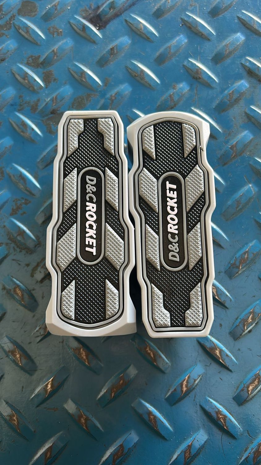 Goma posapie gris/negro dyc rocket estilo pro taper ft-125/150 new style