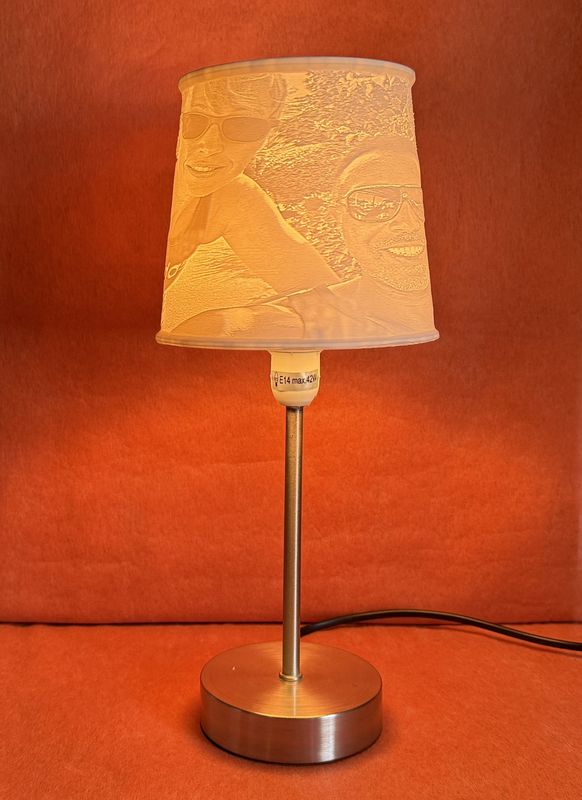 kleine Stehlampe schräge Form (220V)