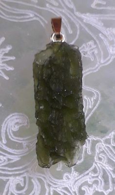 Schmuck, gebohrte und gefaßte Steine