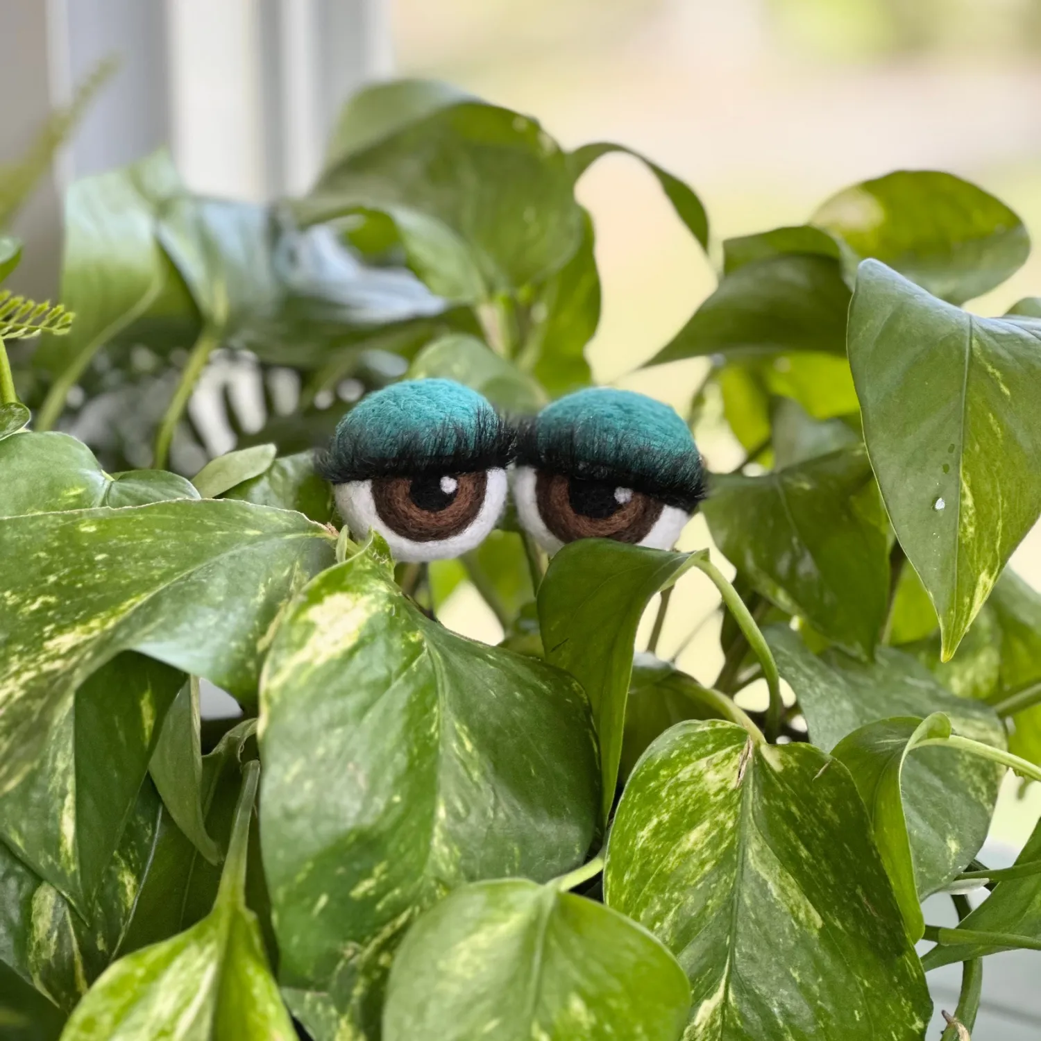 Felt Planter Eyeballs with Eyelashes, Color: Brown Eyes (Teal Eyeshadow)