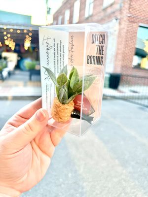Leafy Plant Vent Clip Car Air Freshener (Reusable)