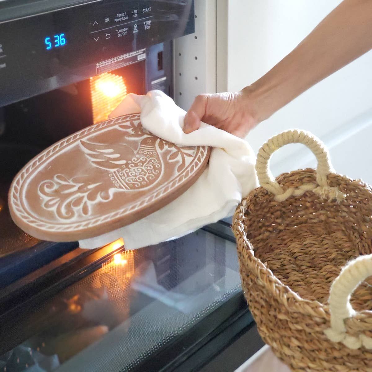 Handmade Bread Warmer &amp; Wicker Basket - Bird Oval