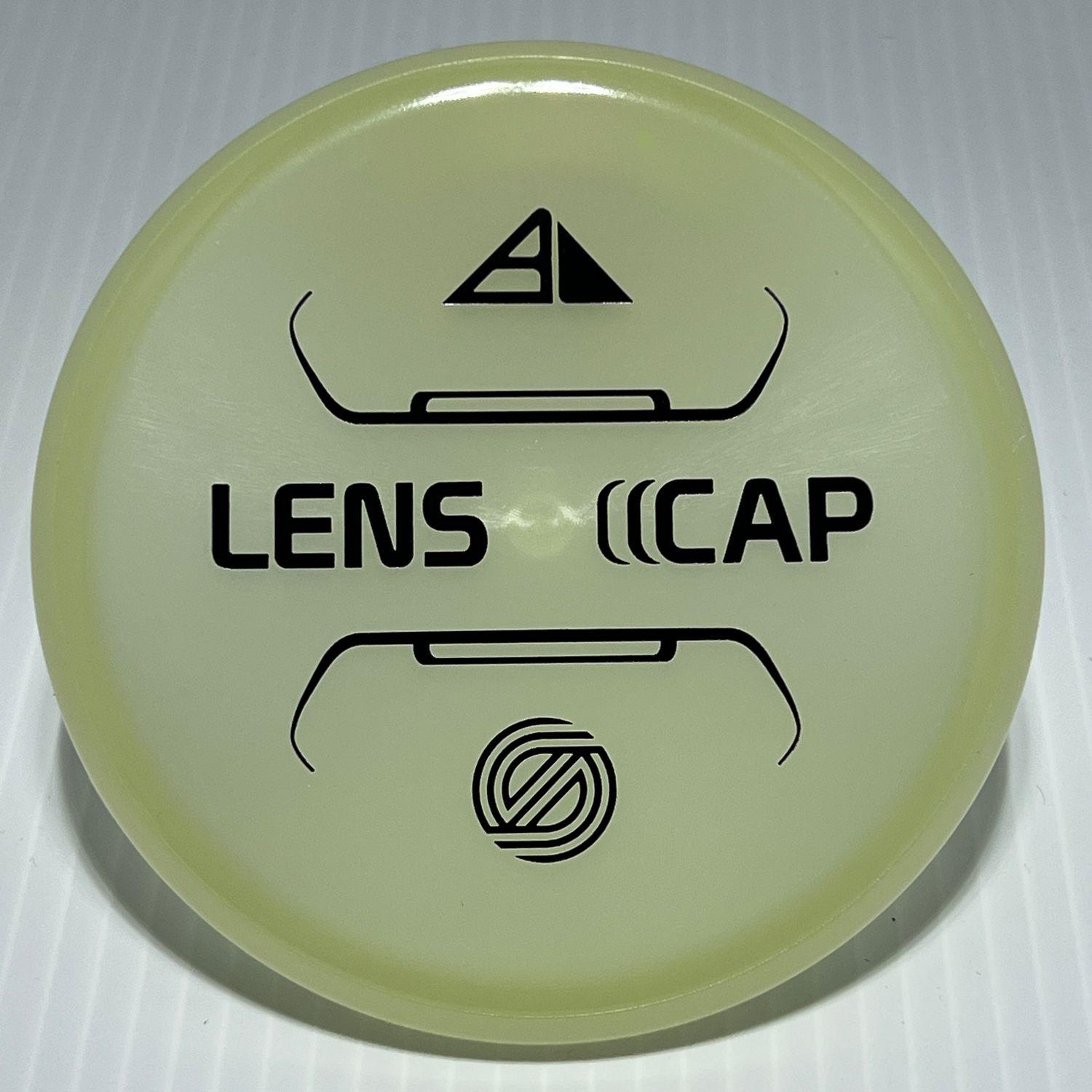 Total Eclipse Lens Cap Mini