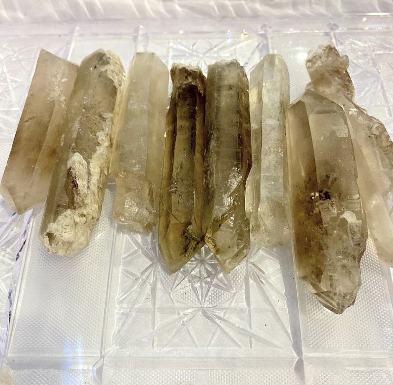 Wand Quartz Smoky Laser &lt; 50 gms 3-4&quot; length