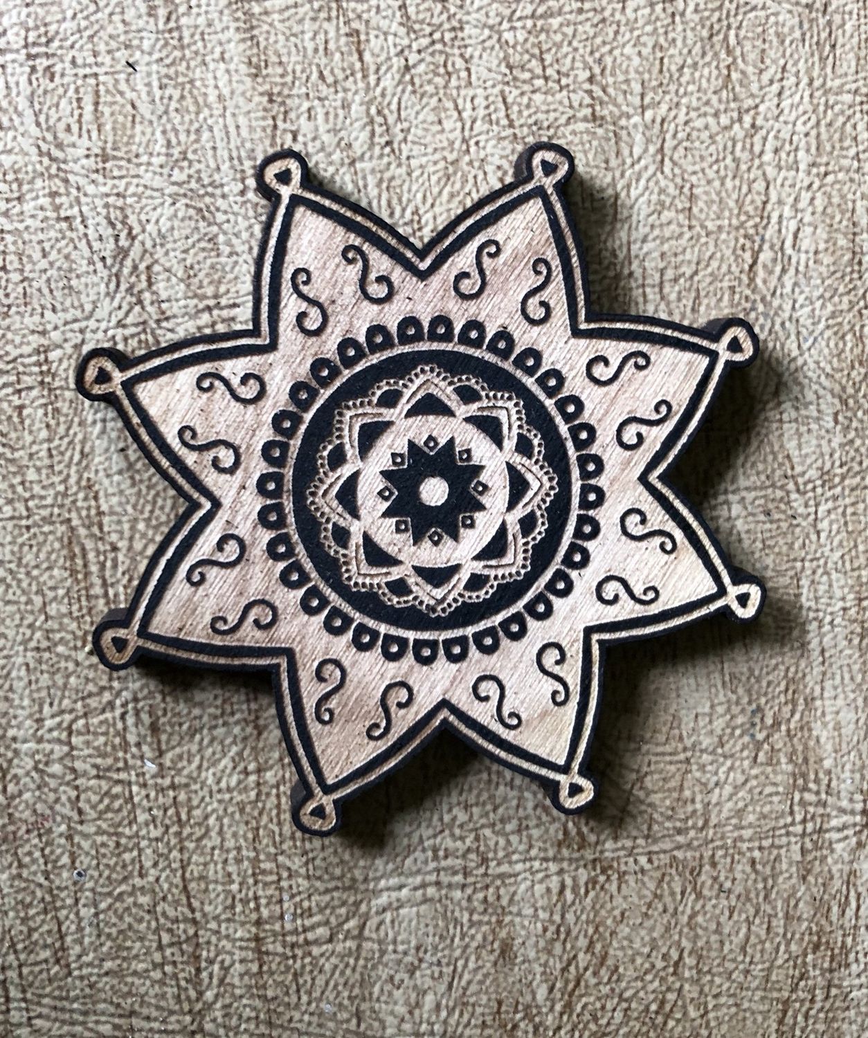 Magnet Painted Mandala Lotus shape