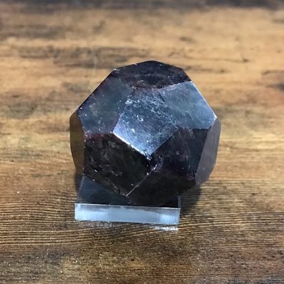 Garnet Geometric Cut 40mm